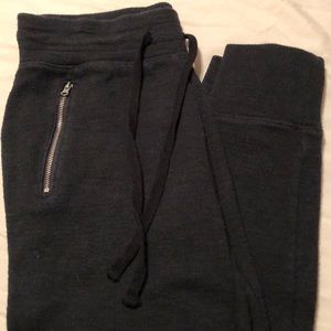 American Eagle jogger.